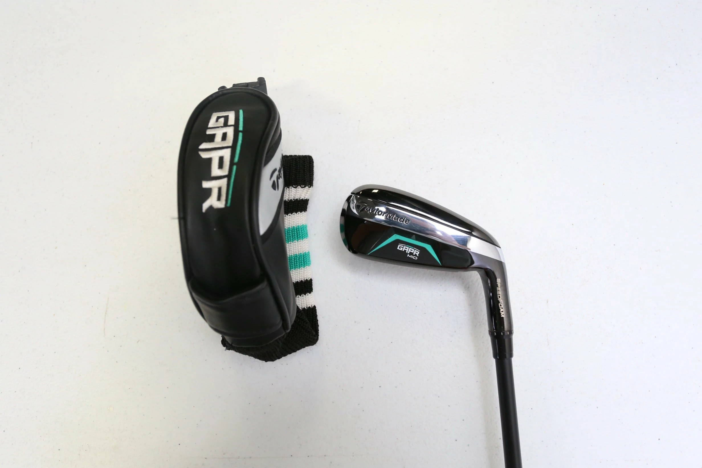 TaylorMade GAPR Mid 4 Hybrid 21* RH 39.25 In Graphite Shaft Regular Flex 1 TaylorMade GAPR Mid 4 Hybrid 21* RH 39.25 In Graphite Shaft Regular Flex